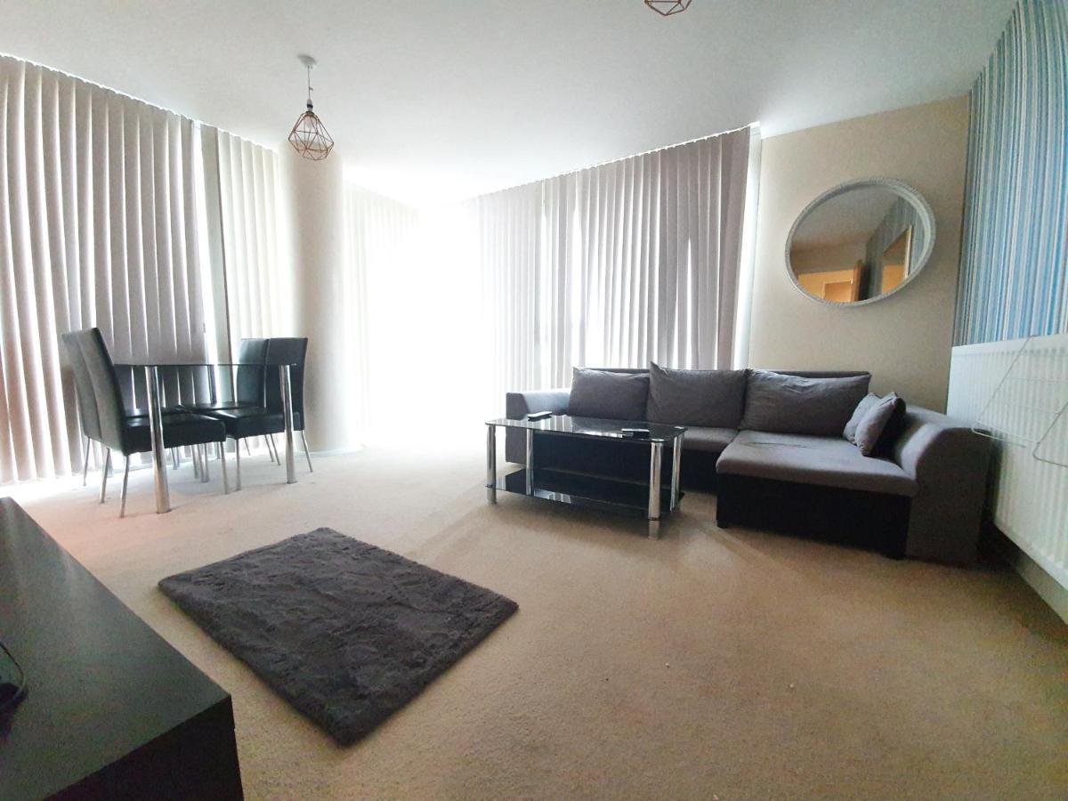 מילטון קינס Dazzon Apartments - Hub - Central Mk מראה חיצוני תמונה